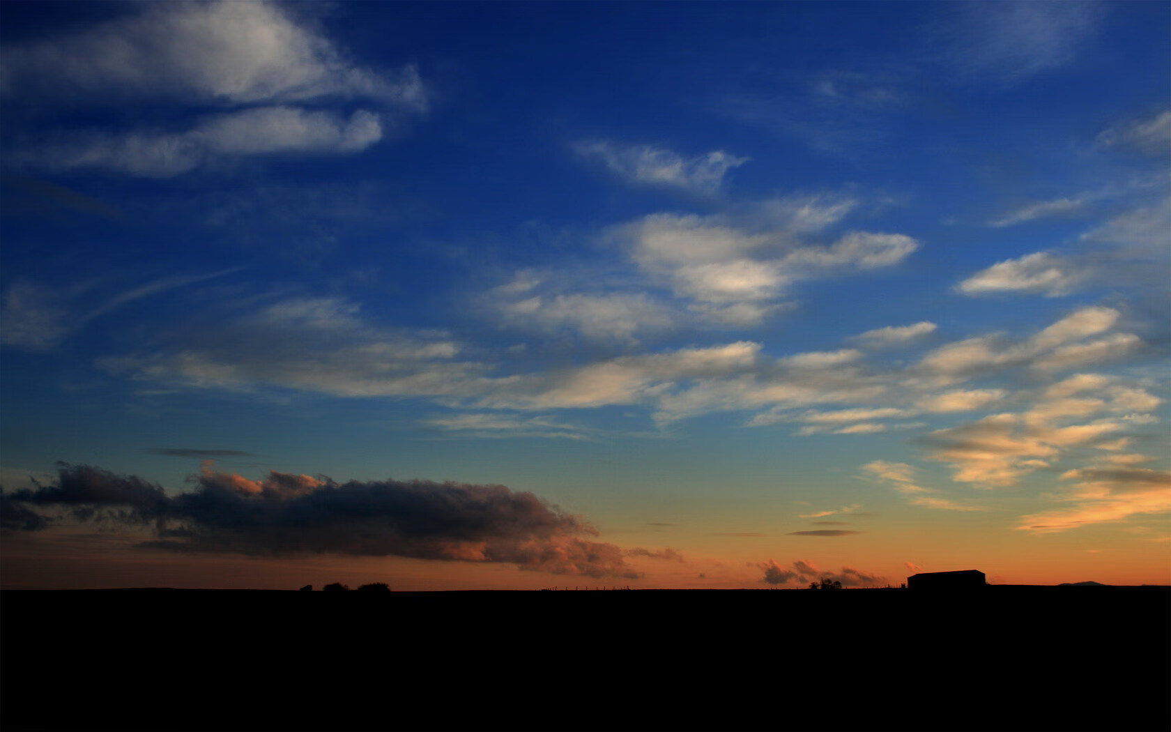 切尔西球员身体对抗胜出，赢得比赛主动权，切尔西对手
