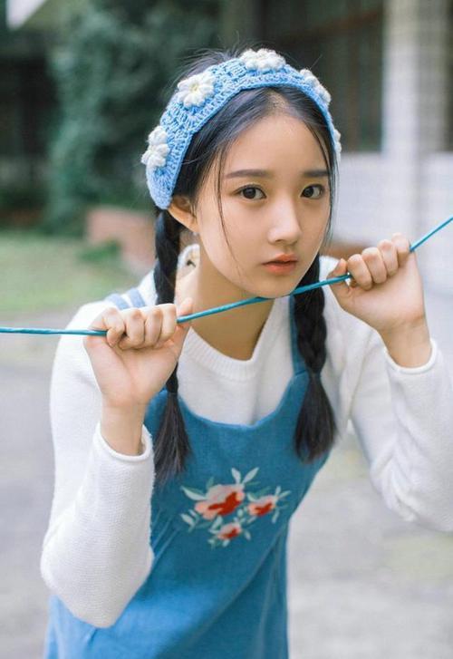 切尔西球员身体对抗胜出，赢得比赛主动权，切尔西对手